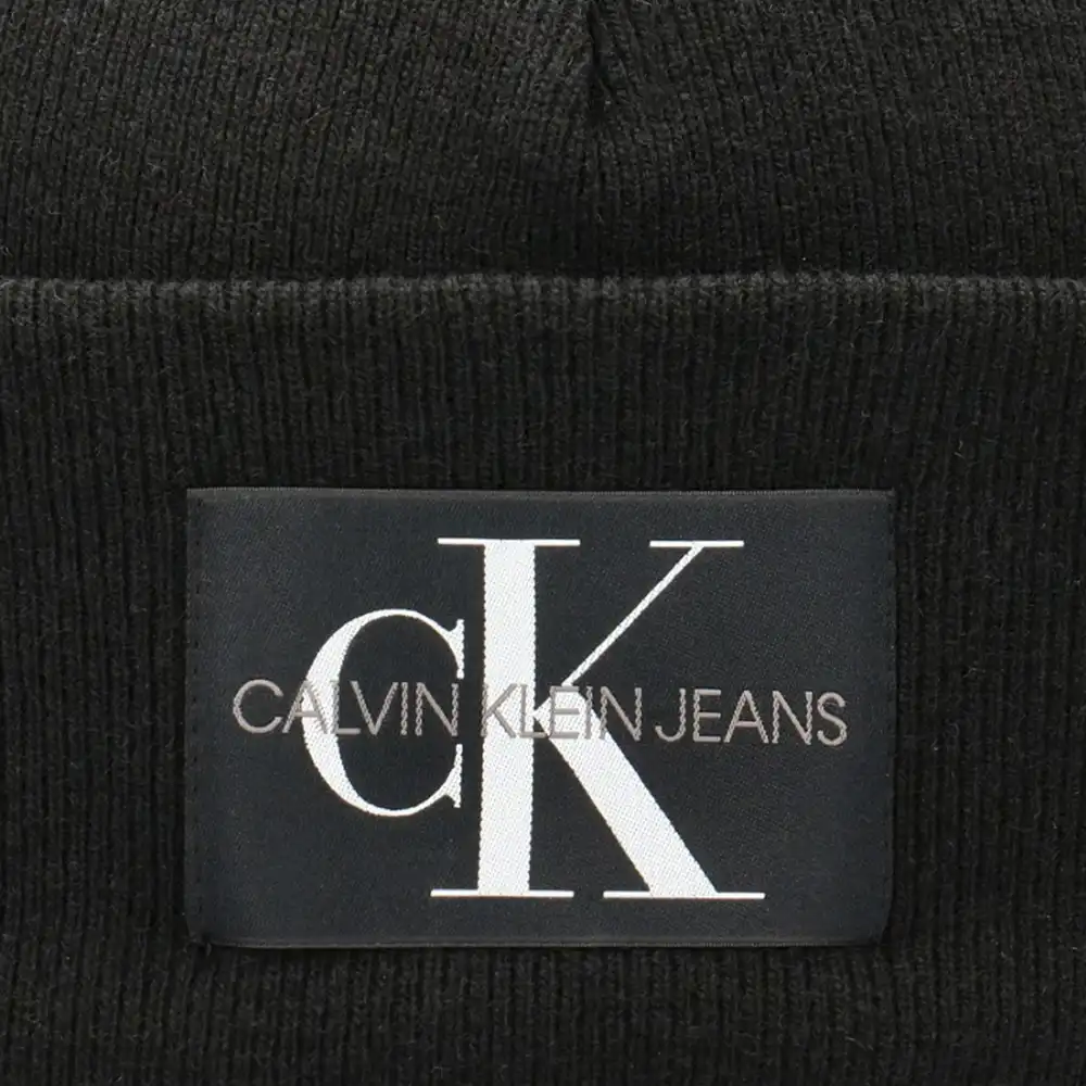  j basic knited beanie